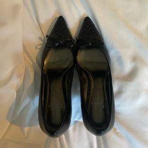 Point toe kitten heels